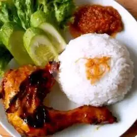 Gambar Makanan Pecel Ayam Dan Lele Goreng Warung Wong Jowo, Taman Jajan Gaul 9