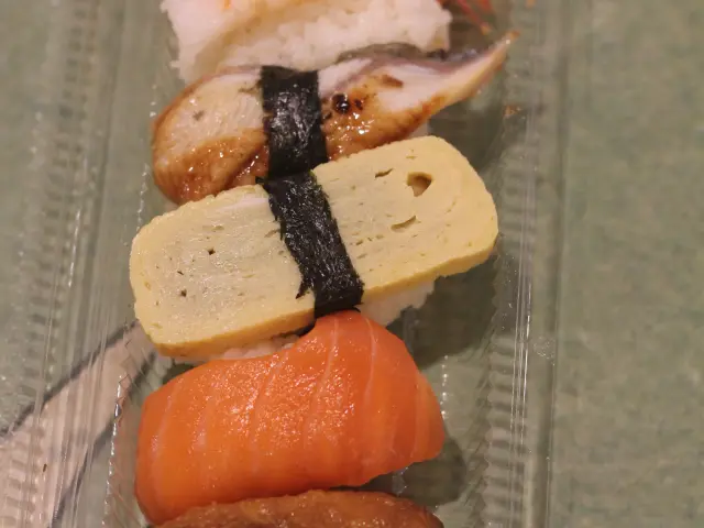 Gambar Makanan Furuto Sushi & Handroll 1