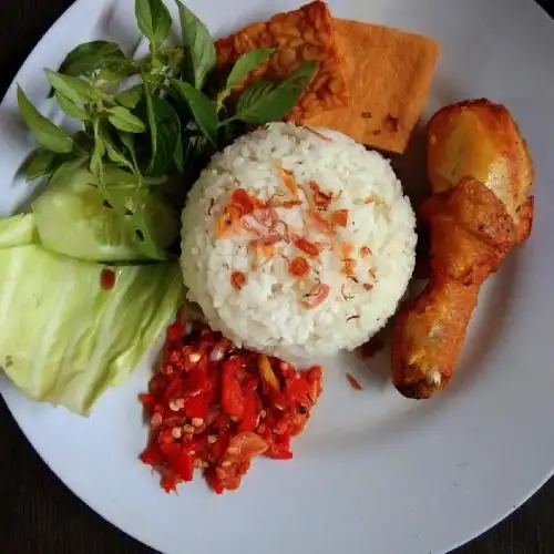 Gambar Makanan Warung Bambu 7