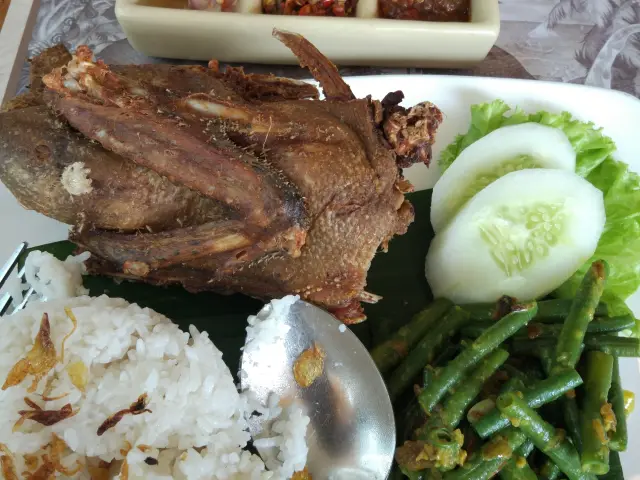 Gambar Makanan Bebek Tepi Sawah 8