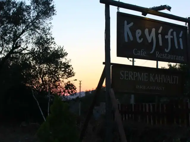 Keyifli Cafe & Restaurant'nin yemek ve ambiyans fotoğrafları 6