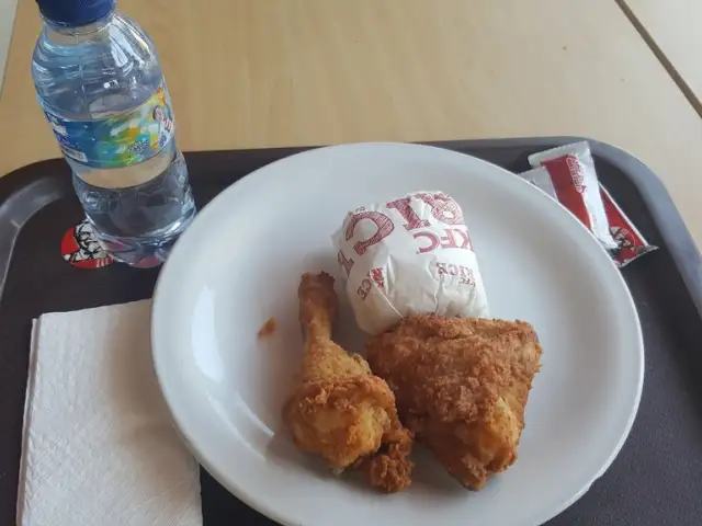 Gambar Makanan KFC Raya Darmo 3