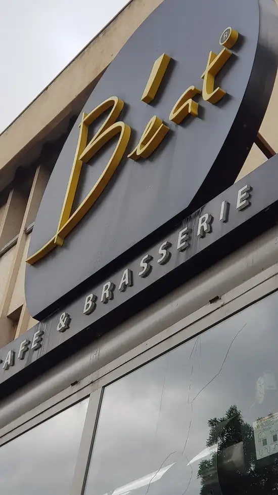 B'eat Cafe & Brasserie'nin yemek ve ambiyans fotoğrafları 16
