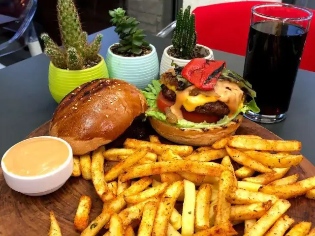 Burly's Burger'nin yemek ve ambiyans fotoğrafları 7