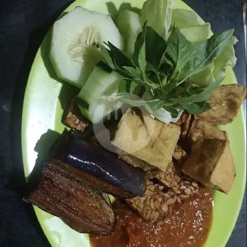 Gambar Makanan Warung Lalapan Aura Jaya, Uluwatu 2