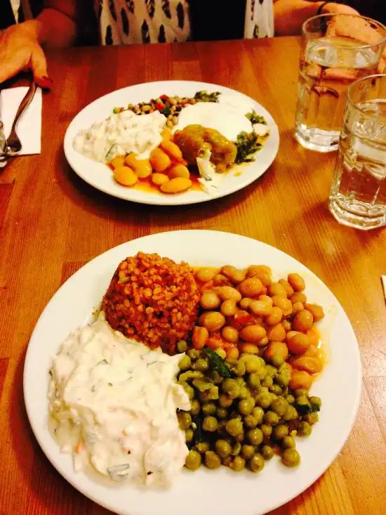 lokanta helvetia'nin yemek ve ambiyans fotoğrafları 9