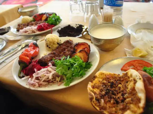 Osmangazi Korusu Ziya Şark Sofrası'nin yemek ve ambiyans fotoğrafları 8