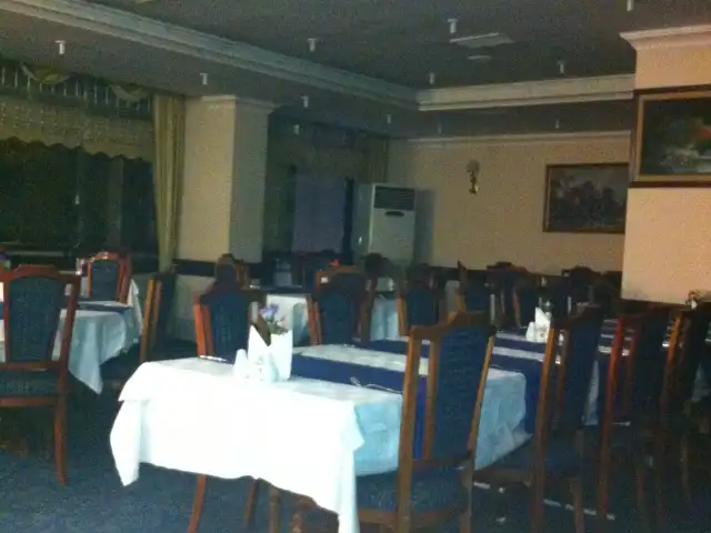 Angora Restaurant - Akyüz Otel'nin yemek ve ambiyans fotoğrafları 3