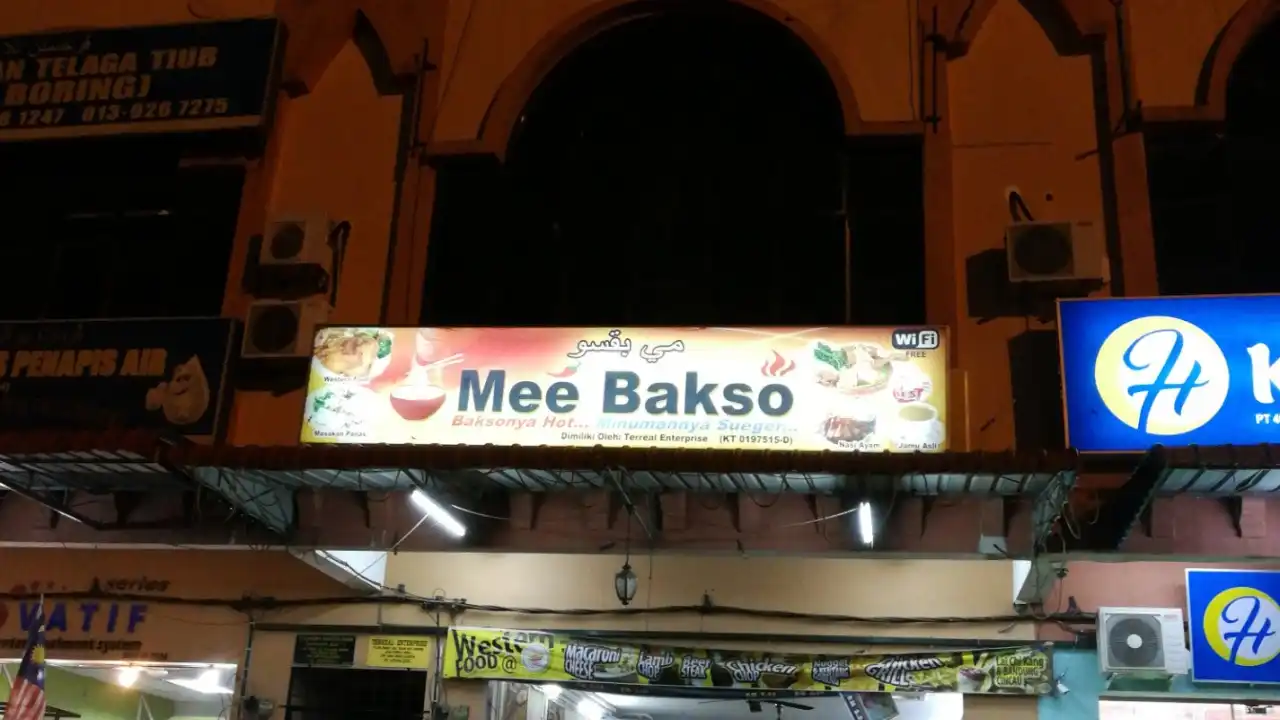 Restoran Nasi Padang Dan Mee Bakso Tanah Merah