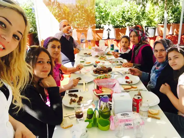 Ihlamur Et Mangal Restaurant'nin yemek ve ambiyans fotoğrafları 4