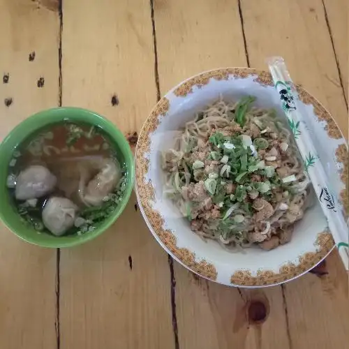 Gambar Makanan Mie Ayam Kangkung Mardiyuana Lama, Ahmad Yani 5