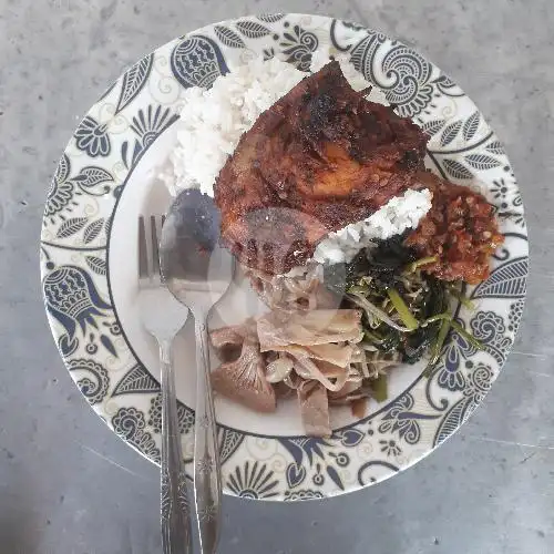 Gambar Makanan Warung Nasi Pedas Bu Lilik Ubung 3