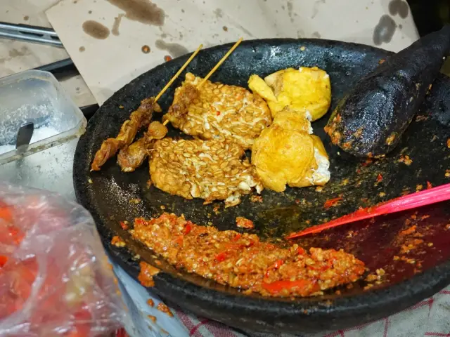 Gambar Makanan Ayam Gepuk Pak Gembus 8