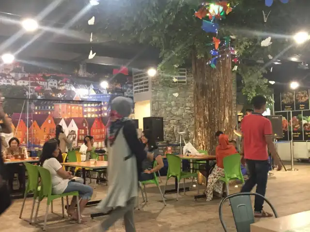 Gambar Makanan Food Court Solo Square 3