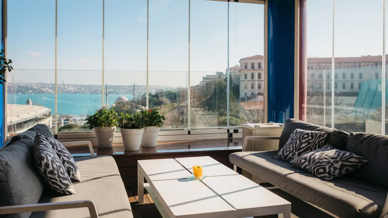 Bleu Lounge - The Ritz-Carlton, Istanbul