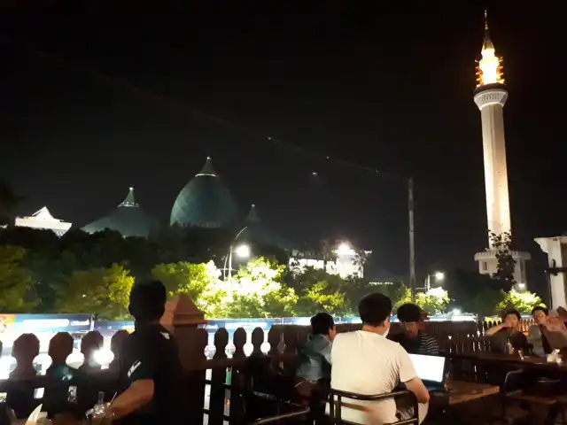 Pusat Jajanan Masjid Agung