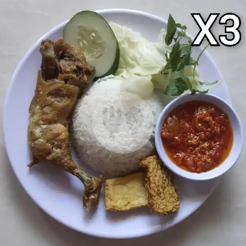 Gambar Makanan Ayam Penyet Dapoer Kost, Kec. Mamajang/Kel. Mandala 8