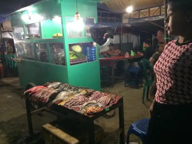 Gambar Makanan Sentra Kuliner Malam Labuan Bajo 15