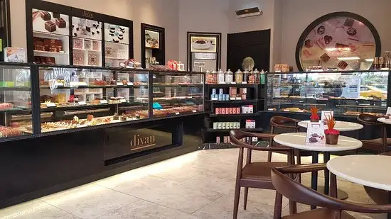 Divan Patisserie & Cafe