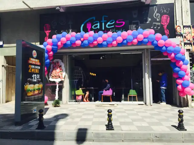 CAFES Karaoke & Nargile Cafe'nin yemek ve ambiyans fotoğrafları 9