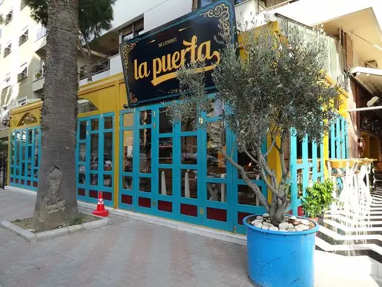 La Puerta Izmir'nin yemek ve ambiyans fotoğrafları 1