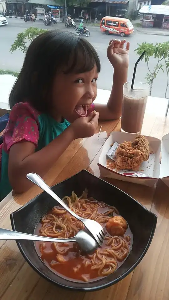 Gambar Makanan Aroma Kitchen Family Restaurant & Grill 4