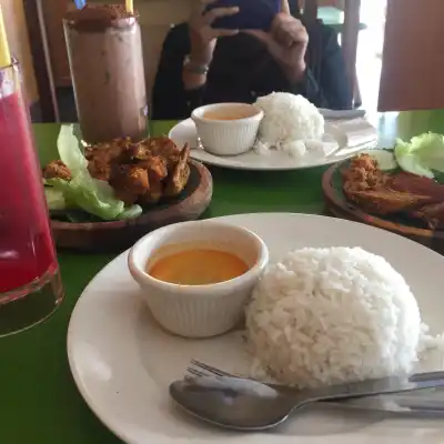 ayam penyet suramadu, puncak alam fasa 3