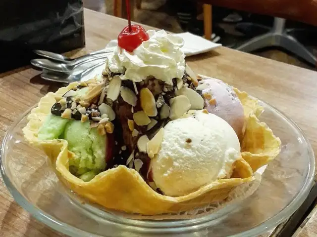 Gambar Makanan Fountain Ice Cream Cafe 4