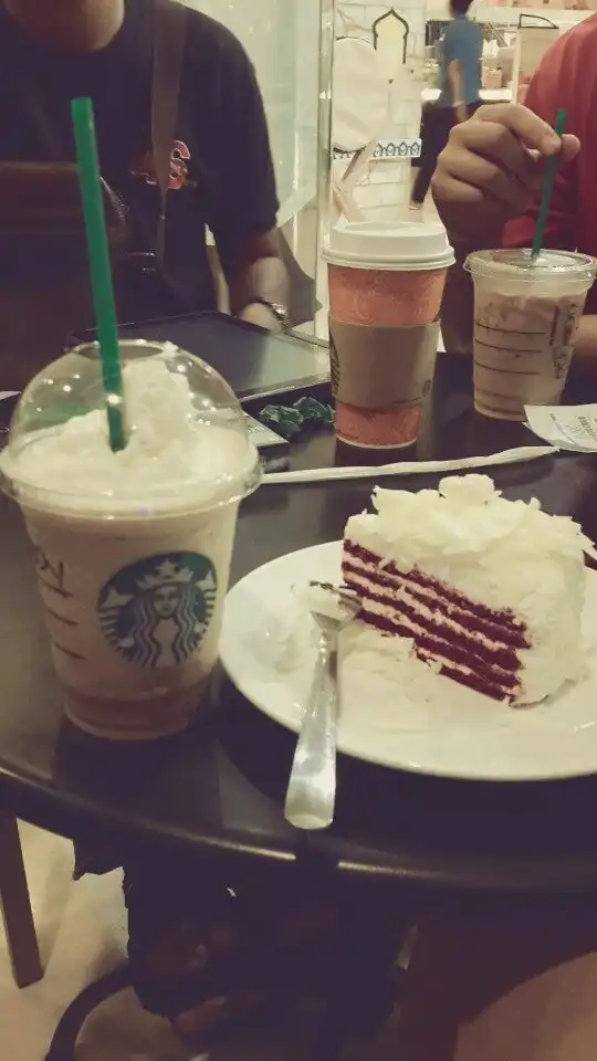 Gambar Makanan Starbucks 4