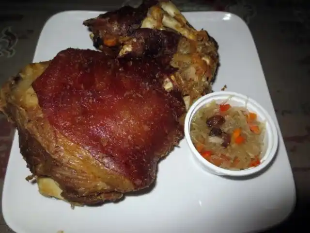 Tolits Crispy Pata Ulo Chicken Food Photo 3