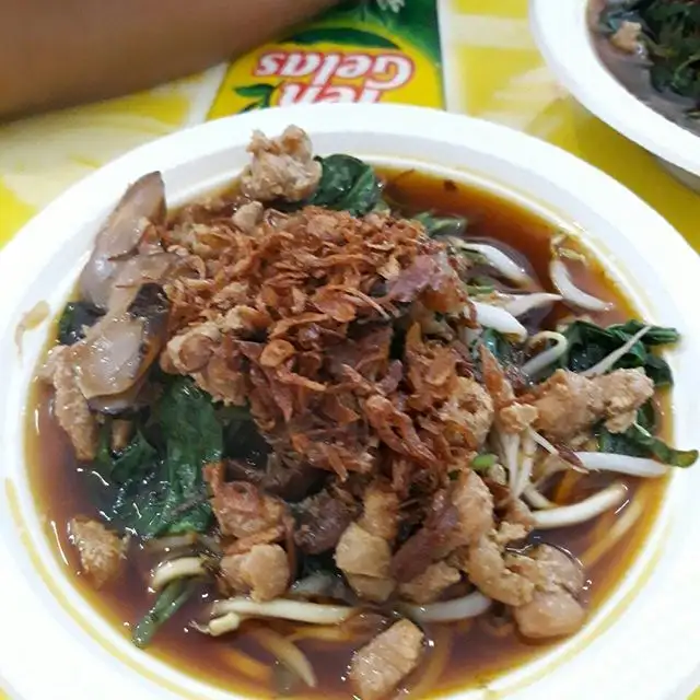 Mie Kangkung Berkat