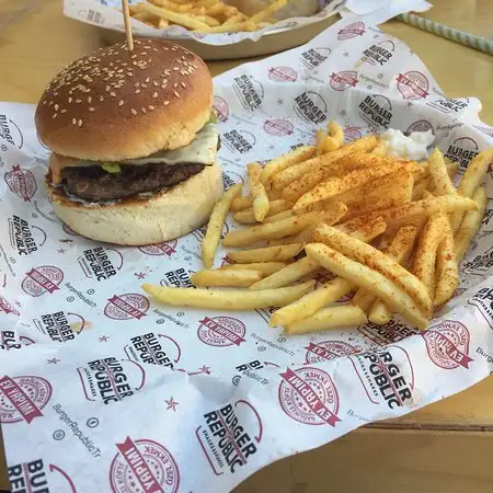 Burger Republic'nin yemek ve ambiyans fotoğrafları 4