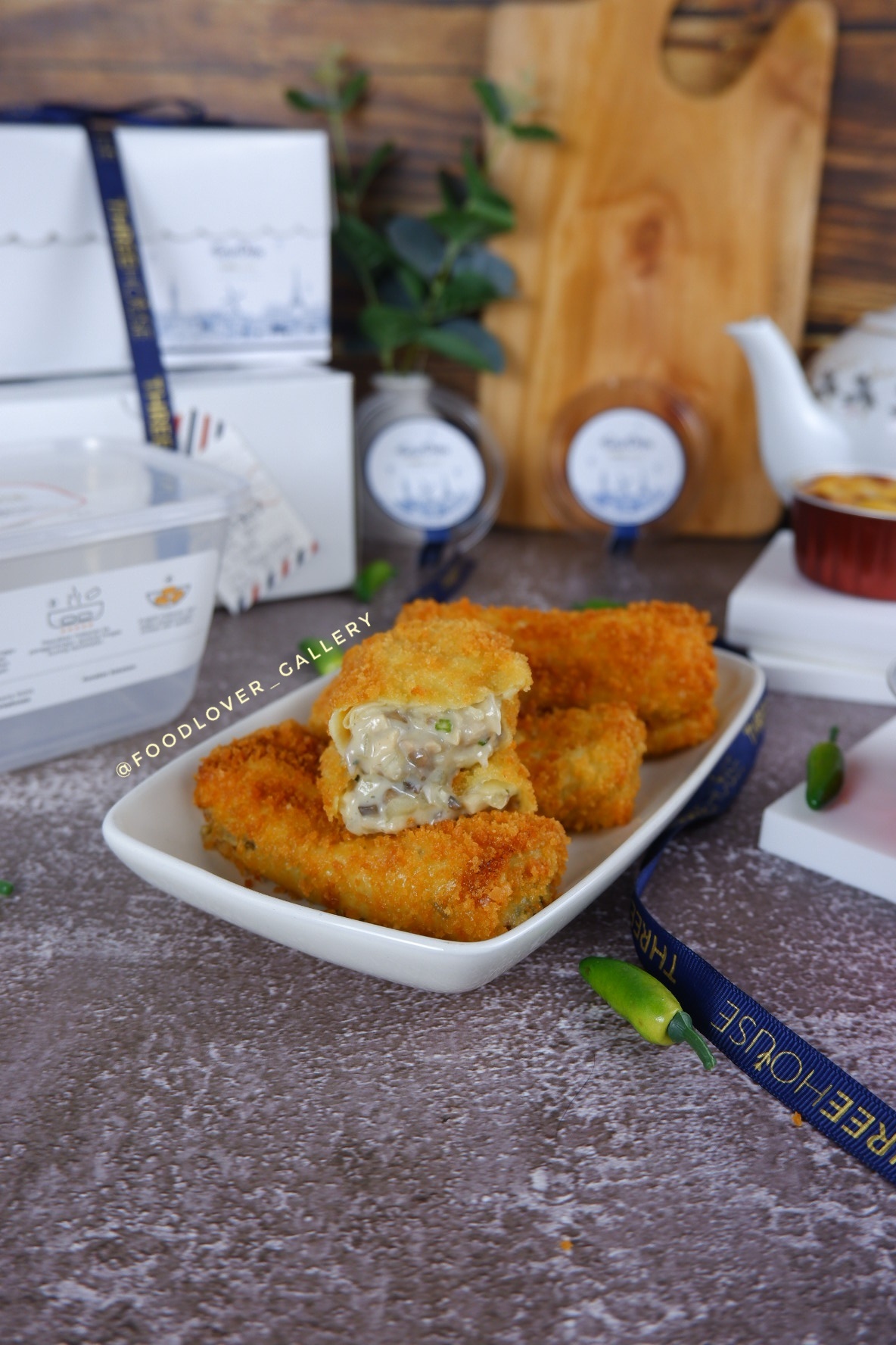 Fish & Chips ThreeHouse terdekat - Restoran dan Tempat Makan Restaurant