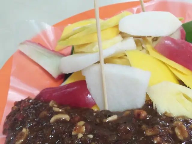 Gambar Makanan Rujak Kolam Medan 9