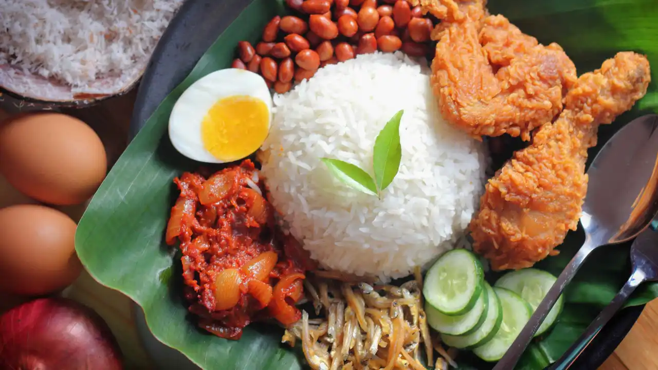 Nasi Lemak Kak Long Lyanniey