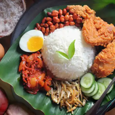 Nasi Lemak Kak Long Lyanniey