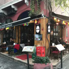 Tarihi Karaköy Tavukçusu