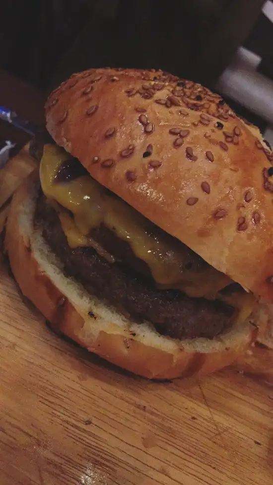 Holy Cow Gourmet Burgers & Steakhouse'nin yemek ve ambiyans fotoğrafları 50