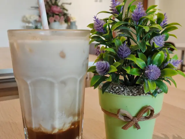 Gambar Makanan Bloom Coffee & Eatery 13