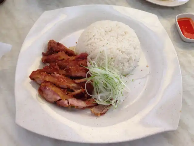 Authentic Chicken Rice Food Photo 4