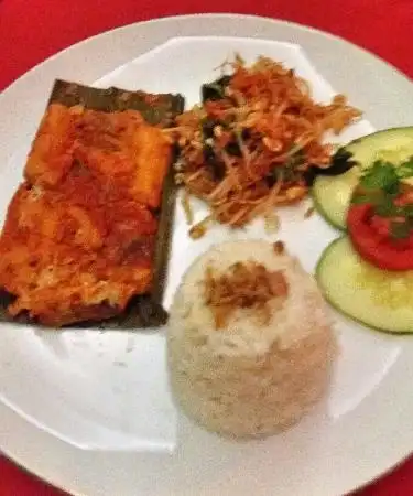 Gambar Makanan Warung Lu Putu 12