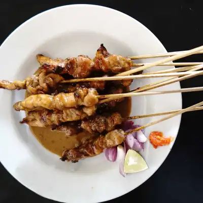 Abe him satay baung