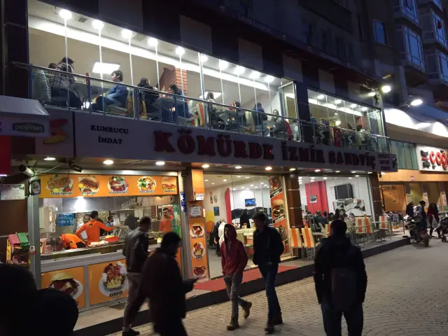 Izmir Sandviç'nin yemek ve ambiyans fotoğrafları 2