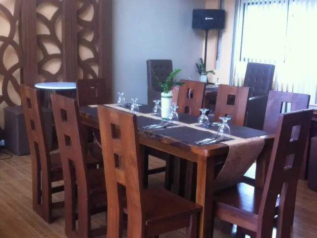Luju's Lounge And Restaurant Food Photo 4