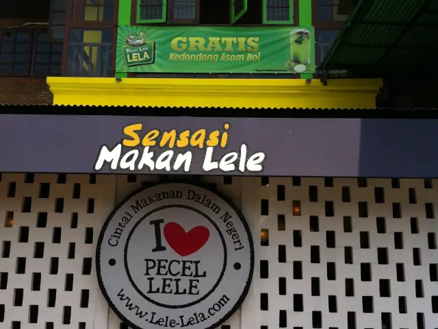 Gambar Makanan Pecel Lele Lela 14