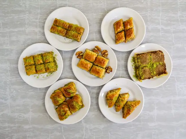 Aliağa Has Antep Baklavacısı'nin yemek ve ambiyans fotoğrafları 1