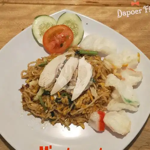 Gambar Makanan Dapoer Fie, Selaparang 9