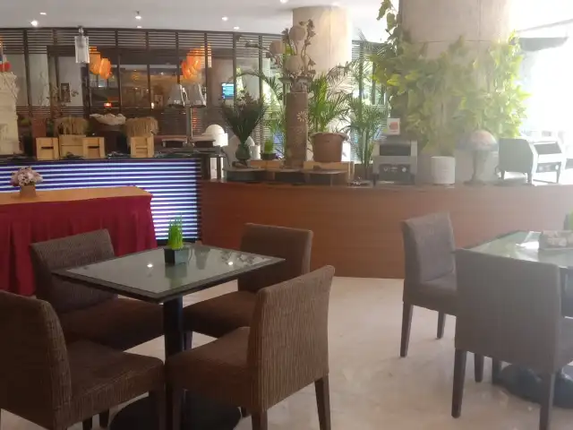 Gambar Makanan El Patio - Kuta Paradiso Hotel 3