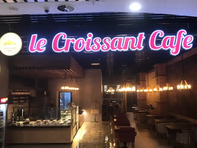 Le Croissant Cafe'nin yemek ve ambiyans fotoğrafları 1