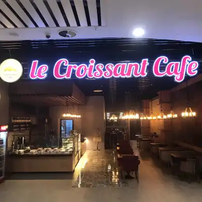 Le Croissant Cafe